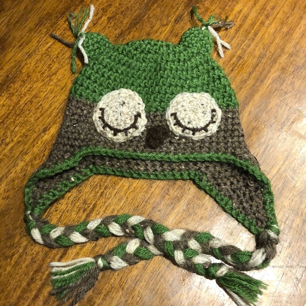 Kids Hand Knit Owl Hat w/Tie